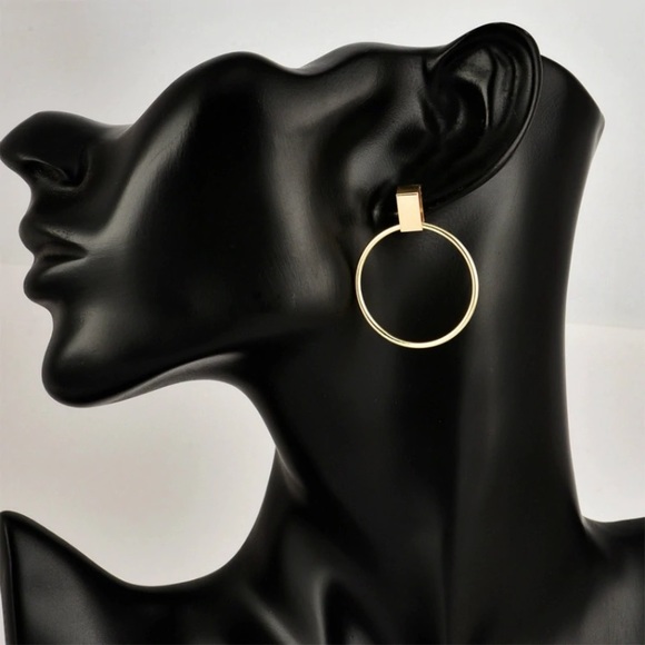 ⚜️[𝟯/$𝟭𝟯]⚜️Gold Simple Round Earrings New - Picture 3 of 9